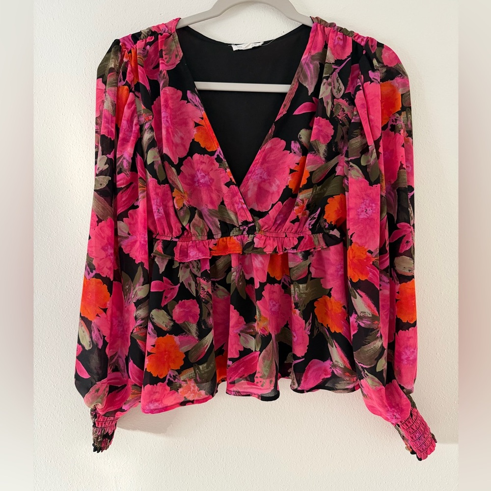 NWOT Blu Pepper Floral Cinched Waist blouse size small - Picture 7 of 10